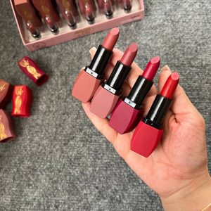 رژلب جامد مخملی