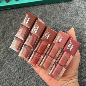 رژلب جولیس مربعی
